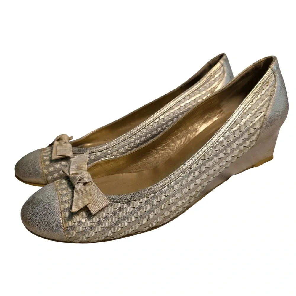 Stuart Weitzman Wedge Pumps‎ Champagne Gold Woven Bow Toe Womens 9.5M Excellent